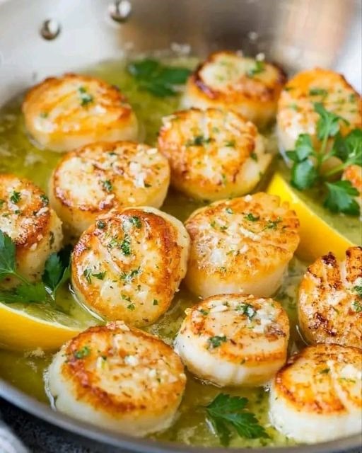 Scallops in Lemon Wine Sauce